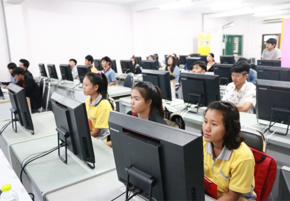 โปรแกรมวิชาฟิสิกส์ ได้มีการจัดการอบรมเชิงปฏิบัติการ เรื่อง เสริมทักษะทางเทคโนโลยี เรื่อง เทคนิคการใช้ Microsoft office เพื่อการผลิตงานทางวิทยาศาสตร์