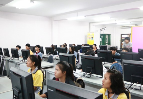 โปรแกรมวิชาฟิสิกส์ ได้มีการจัดการอบรมเชิงปฏิบัติการ เรื่อง เสริมทักษะทางเทคโนโลยี เรื่อง เทคนิคการใช้ Microsoft office เพื่อการผลิตงานทางวิทยาศาสตร์