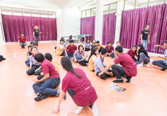 โปรแกรมวิชาฟิสิกส์ จัดกิจกรรมแลกเปลี่ยนเรียนรู้การติดตามการใช้ภาษาอังกฤษหลังการอบรม