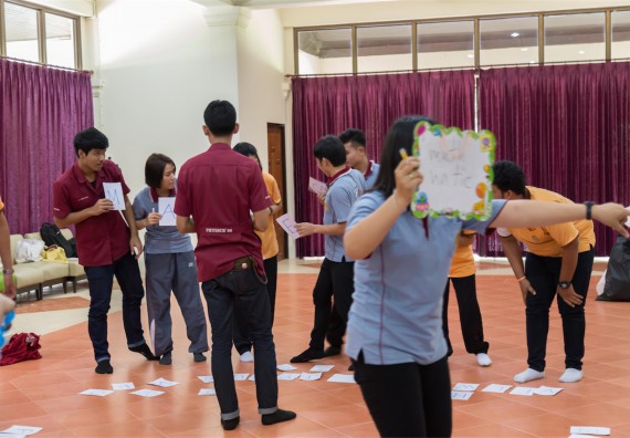 โปรแกรมวิชาฟิสิกส์ จัดกิจกรรมแลกเปลี่ยนเรียนรู้การติดตามการใช้ภาษาอังกฤษหลังการอบรม