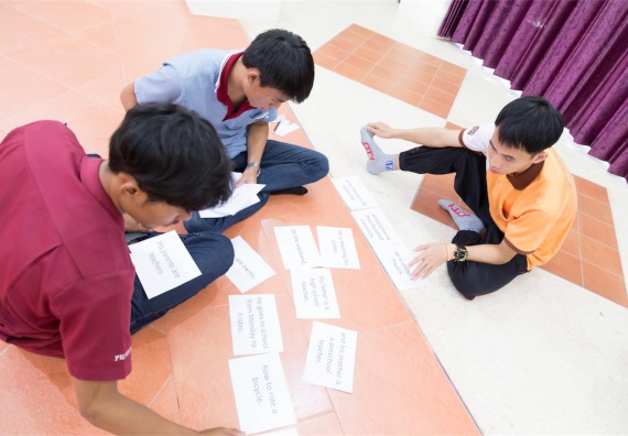 โปรแกรมวิชาฟิสิกส์ จัดกิจกรรมแลกเปลี่ยนเรียนรู้การติดตามการใช้ภาษาอังกฤษหลังการอบรม