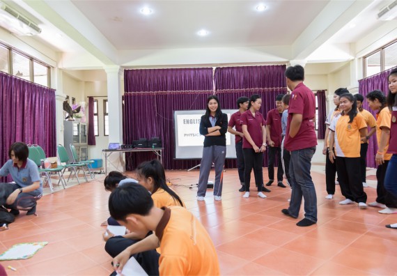 โปรแกรมวิชาฟิสิกส์ จัดกิจกรรมแลกเปลี่ยนเรียนรู้การติดตามการใช้ภาษาอังกฤษหลังการอบรม