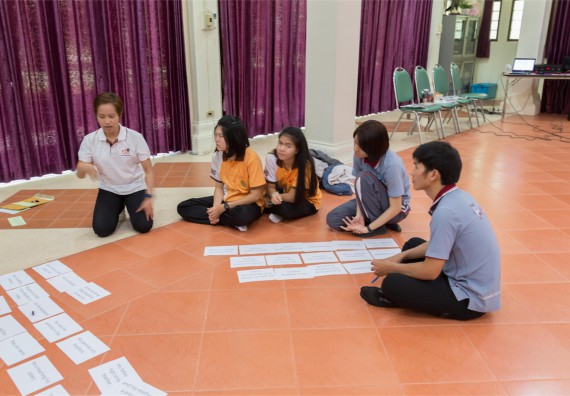 โปรแกรมวิชาฟิสิกส์ จัดกิจกรรมแลกเปลี่ยนเรียนรู้การติดตามการใช้ภาษาอังกฤษหลังการอบรม