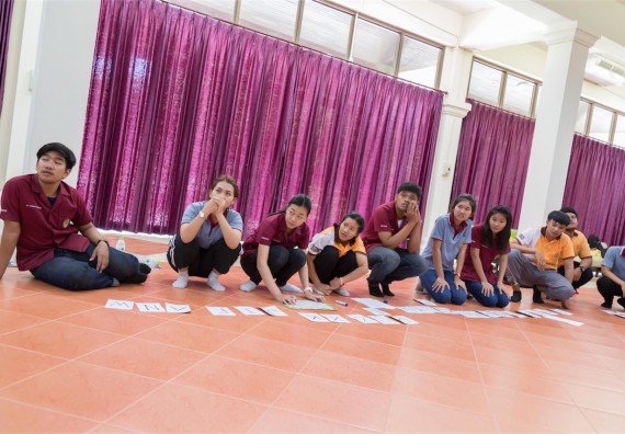 โปรแกรมวิชาฟิสิกส์ จัดกิจกรรมแลกเปลี่ยนเรียนรู้การติดตามการใช้ภาษาอังกฤษหลังการอบรม