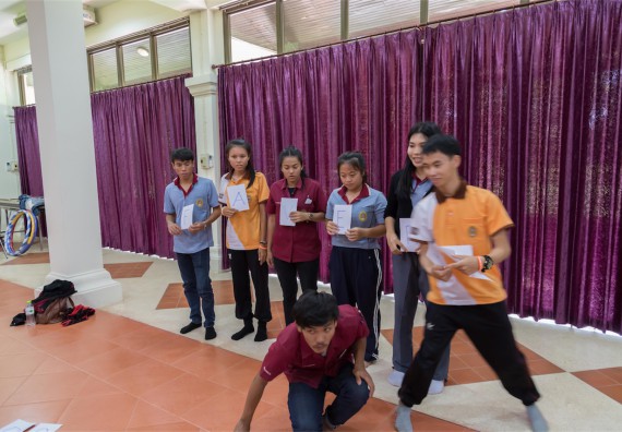 โปรแกรมวิชาฟิสิกส์ จัดกิจกรรมแลกเปลี่ยนเรียนรู้การติดตามการใช้ภาษาอังกฤษหลังการอบรม