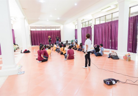 โปรแกรมวิชาฟิสิกส์ จัดกิจกรรมแลกเปลี่ยนเรียนรู้การติดตามการใช้ภาษาอังกฤษหลังการอบรม