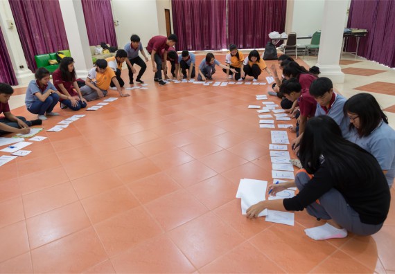 โปรแกรมวิชาฟิสิกส์ จัดกิจกรรมแลกเปลี่ยนเรียนรู้การติดตามการใช้ภาษาอังกฤษหลังการอบรม