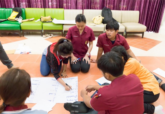 โปรแกรมวิชาฟิสิกส์ จัดกิจกรรมแลกเปลี่ยนเรียนรู้การติดตามการใช้ภาษาอังกฤษหลังการอบรม