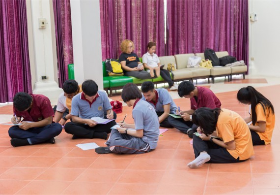 โปรแกรมวิชาฟิสิกส์ จัดกิจกรรมแลกเปลี่ยนเรียนรู้การติดตามการใช้ภาษาอังกฤษหลังการอบรม