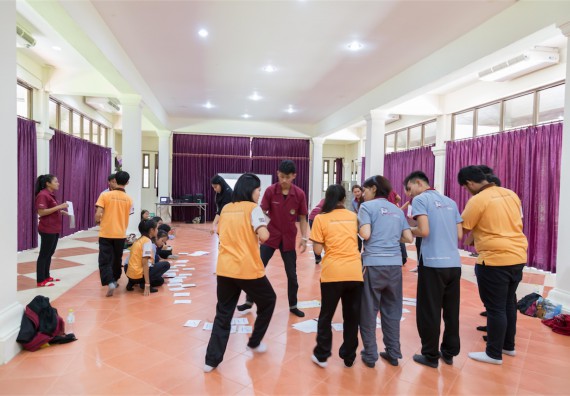 โปรแกรมวิชาฟิสิกส์ จัดกิจกรรมแลกเปลี่ยนเรียนรู้การติดตามการใช้ภาษาอังกฤษหลังการอบรม