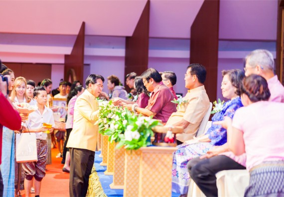 มหาวิทยาลัยราชภัฏกำแพงเพชรจัดงานแสดงมุทิตาจิตแก่ผู้เกษียณอายุราชการ ประจำปี 2559 โกสุมภ์สดุดี ศรีสักทอง