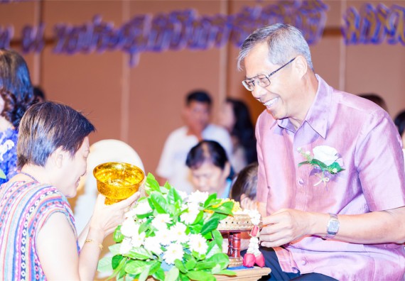 มหาวิทยาลัยราชภัฏกำแพงเพชรจัดงานแสดงมุทิตาจิตแก่ผู้เกษียณอายุราชการ ประจำปี 2559 โกสุมภ์สดุดี ศรีสักทอง