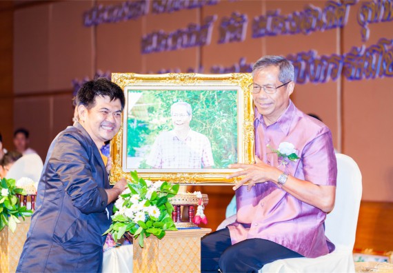 มหาวิทยาลัยราชภัฏกำแพงเพชรจัดงานแสดงมุทิตาจิตแก่ผู้เกษียณอายุราชการ ประจำปี 2559 โกสุมภ์สดุดี ศรีสักทอง