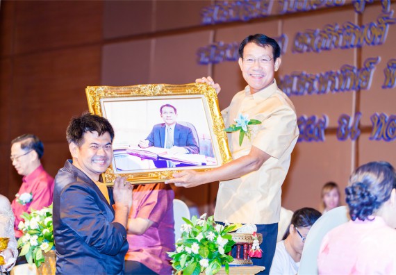 มหาวิทยาลัยราชภัฏกำแพงเพชรจัดงานแสดงมุทิตาจิตแก่ผู้เกษียณอายุราชการ ประจำปี 2559 โกสุมภ์สดุดี ศรีสักทอง