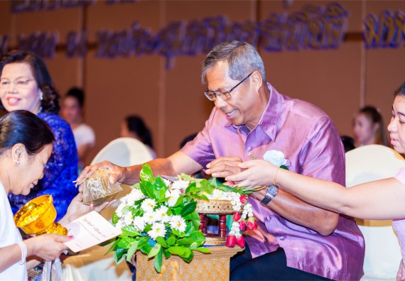 มหาวิทยาลัยราชภัฏกำแพงเพชรจัดงานแสดงมุทิตาจิตแก่ผู้เกษียณอายุราชการ ประจำปี 2559 โกสุมภ์สดุดี ศรีสักทอง