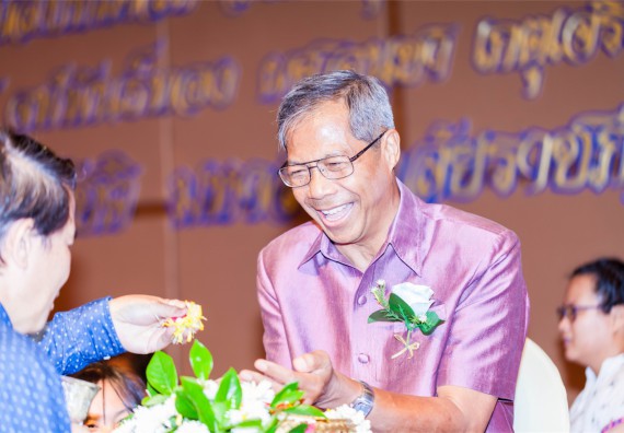 มหาวิทยาลัยราชภัฏกำแพงเพชรจัดงานแสดงมุทิตาจิตแก่ผู้เกษียณอายุราชการ ประจำปี 2559 โกสุมภ์สดุดี ศรีสักทอง