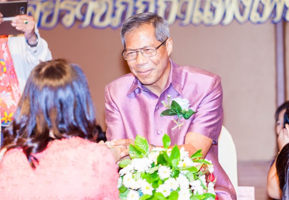 มหาวิทยาลัยราชภัฏกำแพงเพชรจัดงานแสดงมุทิตาจิตแก่ผู้เกษียณอายุราชการ ประจำปี 2559 โกสุมภ์สดุดี ศรีสักทอง