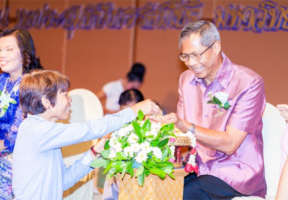 มหาวิทยาลัยราชภัฏกำแพงเพชรจัดงานแสดงมุทิตาจิตแก่ผู้เกษียณอายุราชการ ประจำปี 2559 โกสุมภ์สดุดี ศรีสักทอง