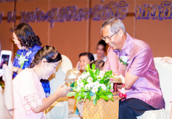 มหาวิทยาลัยราชภัฏกำแพงเพชรจัดงานแสดงมุทิตาจิตแก่ผู้เกษียณอายุราชการ ประจำปี 2559 โกสุมภ์สดุดี ศรีสักทอง