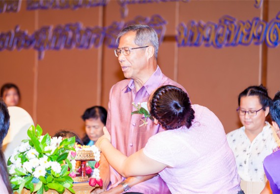 มหาวิทยาลัยราชภัฏกำแพงเพชรจัดงานแสดงมุทิตาจิตแก่ผู้เกษียณอายุราชการ ประจำปี 2559 โกสุมภ์สดุดี ศรีสักทอง