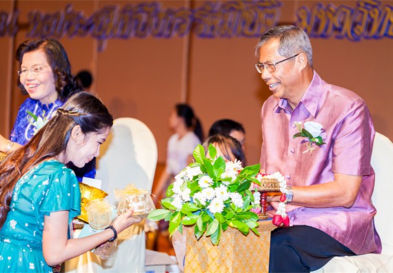 มหาวิทยาลัยราชภัฏกำแพงเพชรจัดงานแสดงมุทิตาจิตแก่ผู้เกษียณอายุราชการ ประจำปี 2559 โกสุมภ์สดุดี ศรีสักทอง