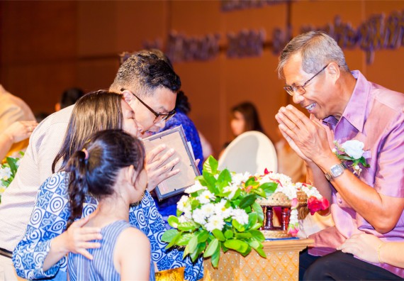 มหาวิทยาลัยราชภัฏกำแพงเพชรจัดงานแสดงมุทิตาจิตแก่ผู้เกษียณอายุราชการ ประจำปี 2559 โกสุมภ์สดุดี ศรีสักทอง