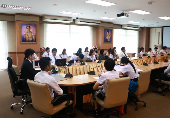 สโมสรนักศึกษาและชมรมของคณะวิทยาศาสตร์และเทคโนโลยี เข้าร่วมประชุมสภานักศึกษามหาวิทยาลัยราชภัฏกำแพงเพชร และนำเสนอโครงการประจำปีงบประมาณ 2560