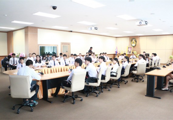 สโมสรนักศึกษาและชมรมของคณะวิทยาศาสตร์และเทคโนโลยี เข้าร่วมประชุมสภานักศึกษามหาวิทยาลัยราชภัฏกำแพงเพชร และนำเสนอโครงการประจำปีงบประมาณ 2560