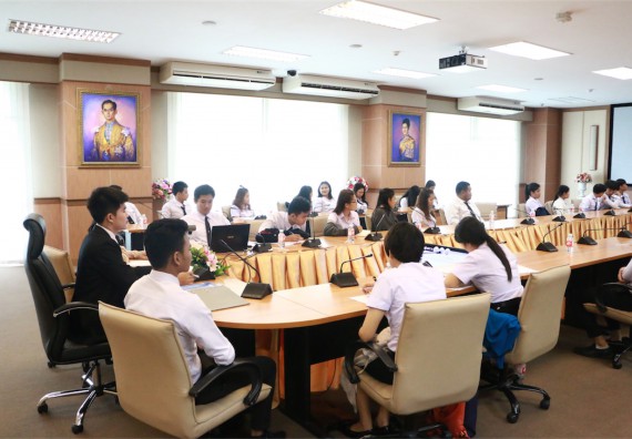 สโมสรนักศึกษาและชมรมของคณะวิทยาศาสตร์และเทคโนโลยี เข้าร่วมประชุมสภานักศึกษามหาวิทยาลัยราชภัฏกำแพงเพชร และนำเสนอโครงการประจำปีงบประมาณ 2560