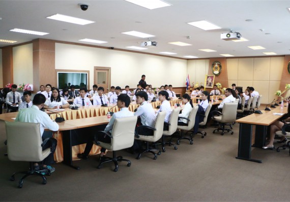 สโมสรนักศึกษาและชมรมของคณะวิทยาศาสตร์และเทคโนโลยี เข้าร่วมประชุมสภานักศึกษามหาวิทยาลัยราชภัฏกำแพงเพชร และนำเสนอโครงการประจำปีงบประมาณ 2560