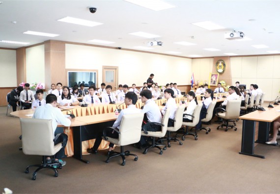 สโมสรนักศึกษาและชมรมของคณะวิทยาศาสตร์และเทคโนโลยี เข้าร่วมประชุมสภานักศึกษามหาวิทยาลัยราชภัฏกำแพงเพชร และนำเสนอโครงการประจำปีงบประมาณ 2560