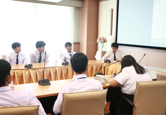 สโมสรนักศึกษาและชมรมของคณะวิทยาศาสตร์และเทคโนโลยี เข้าร่วมประชุมสภานักศึกษามหาวิทยาลัยราชภัฏกำแพงเพชร และนำเสนอโครงการประจำปีงบประมาณ 2560