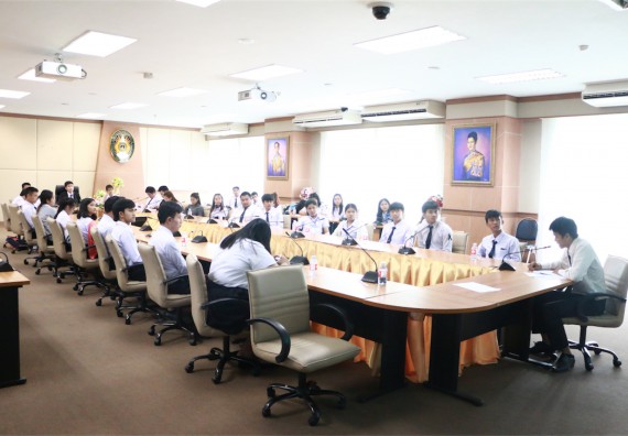 สโมสรนักศึกษาและชมรมของคณะวิทยาศาสตร์และเทคโนโลยี เข้าร่วมประชุมสภานักศึกษามหาวิทยาลัยราชภัฏกำแพงเพชร และนำเสนอโครงการประจำปีงบประมาณ 2560