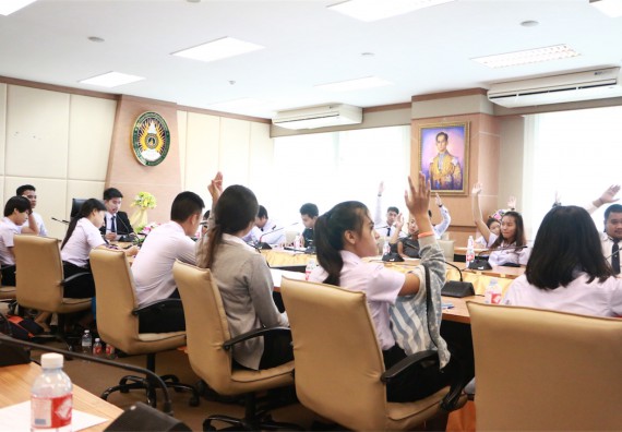 สโมสรนักศึกษาและชมรมของคณะวิทยาศาสตร์และเทคโนโลยี เข้าร่วมประชุมสภานักศึกษามหาวิทยาลัยราชภัฏกำแพงเพชร และนำเสนอโครงการประจำปีงบประมาณ 2560