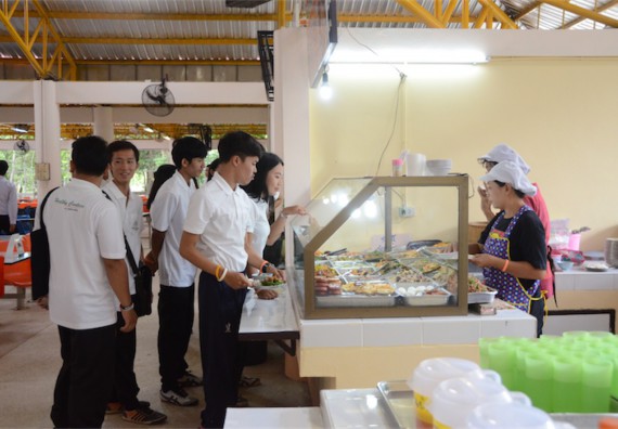 อบรม เรื่อง การทำอาหารเพื่อสุขภาพสำหรับการให้บริการในโรงอาหาร