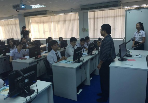 ภาพกิจกรรม พัฒนาทักษะภาษาอังกฤษโปรแกรมวิชาเคมี 