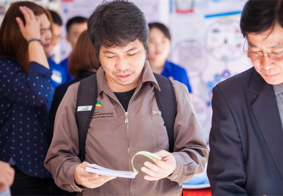ภาพกิจกรรม คณะวิทยาศาสตร์และเทคโนโลยี ร่วมงานฉลองครบรอบ 20 ปี มหาวิทยาลัยแห่งชาติลาว
