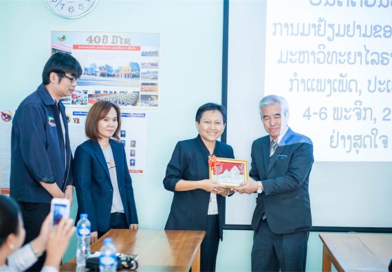 ภาพกิจกรรม คณะวิทยาศาสตร์และเทคโนโลยี ร่วมงานฉลองครบรอบ 20 ปี มหาวิทยาลัยแห่งชาติลาว