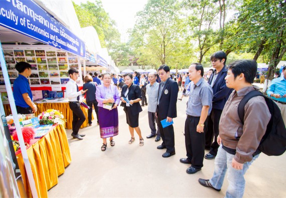 ภาพกิจกรรม บรรยากาศงานฉลองครบรอบ 20 ปี มหาวิทยาลัยแห่งชาติลาว