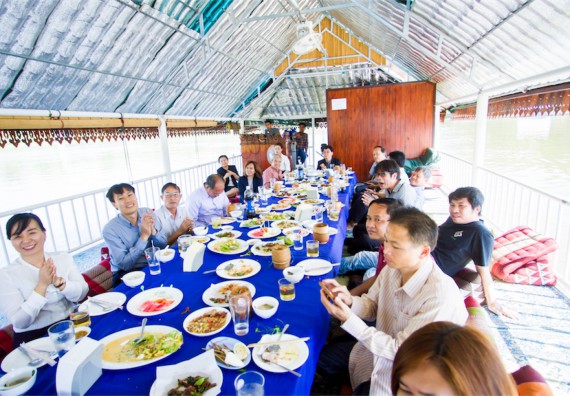 ภาพกิจกรรม บรรยากาศงานฉลองครบรอบ 20 ปี มหาวิทยาลัยแห่งชาติลาว