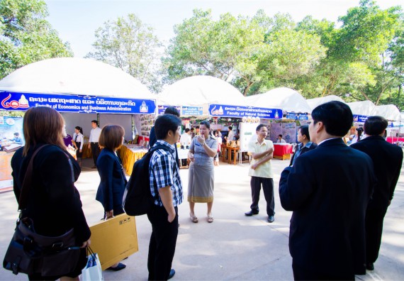 ภาพกิจกรรม บรรยากาศงานฉลองครบรอบ 20 ปี มหาวิทยาลัยแห่งชาติลาว