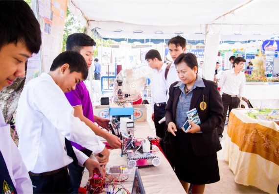 ภาพกิจกรรม บรรยากาศงานฉลองครบรอบ 20 ปี มหาวิทยาลัยแห่งชาติลาว