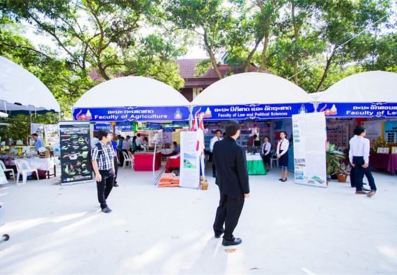 ภาพกิจกรรม บรรยากาศงานฉลองครบรอบ 20 ปี มหาวิทยาลัยแห่งชาติลาว