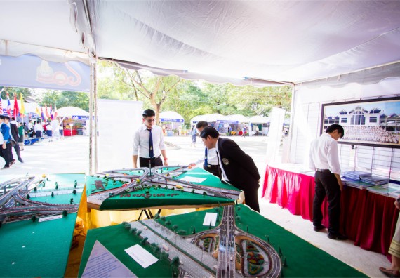 ภาพกิจกรรม บรรยากาศงานฉลองครบรอบ 20 ปี มหาวิทยาลัยแห่งชาติลาว