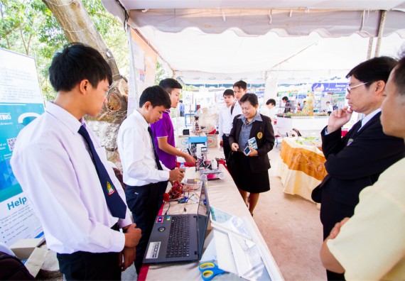 ภาพกิจกรรม บรรยากาศงานฉลองครบรอบ 20 ปี มหาวิทยาลัยแห่งชาติลาว