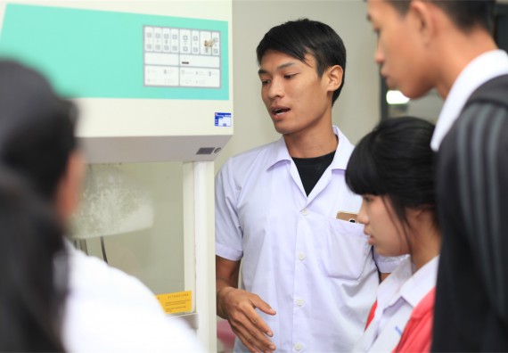 ภาพกิจกรรม ค่ายวิทยาศาสตร์โรงเรียนตากพิทยาคม จัดโดย คณะวิทยาศาสตร์และเทคโนโลยี