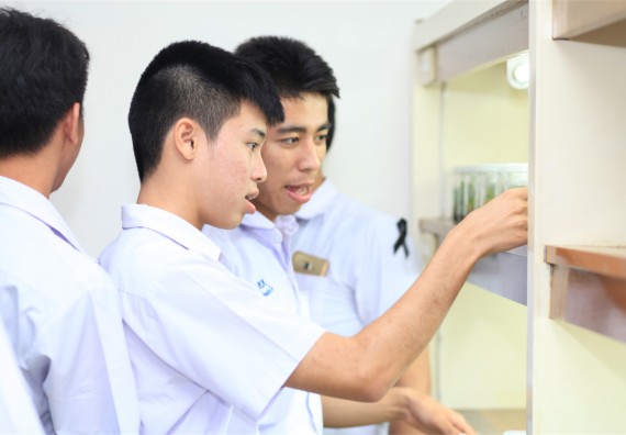 ภาพกิจกรรม ค่ายวิทยาศาสตร์โรงเรียนตากพิทยาคม จัดโดย คณะวิทยาศาสตร์และเทคโนโลยี