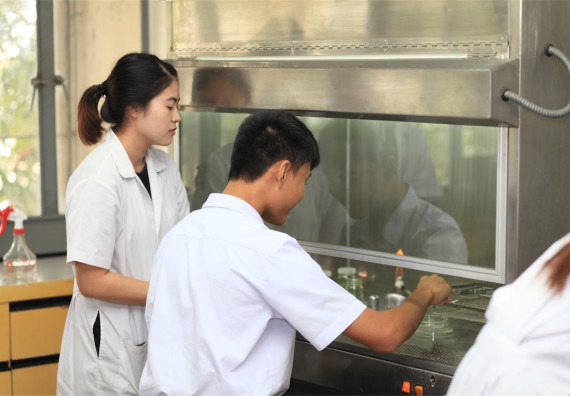 ภาพกิจกรรม ค่ายวิทยาศาสตร์โรงเรียนตากพิทยาคม จัดโดย คณะวิทยาศาสตร์และเทคโนโลยี