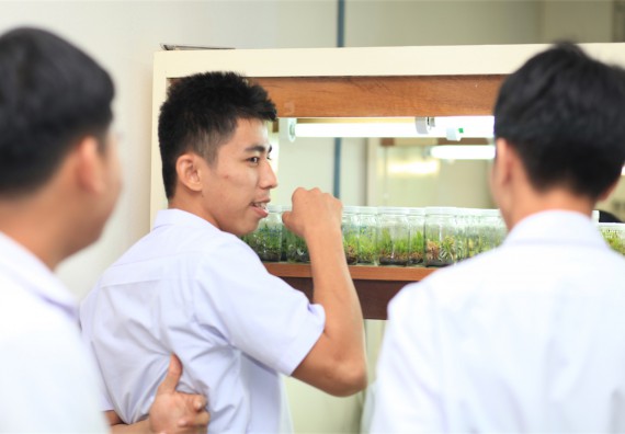 ภาพกิจกรรม ค่ายวิทยาศาสตร์โรงเรียนตากพิทยาคม จัดโดย คณะวิทยาศาสตร์และเทคโนโลยี