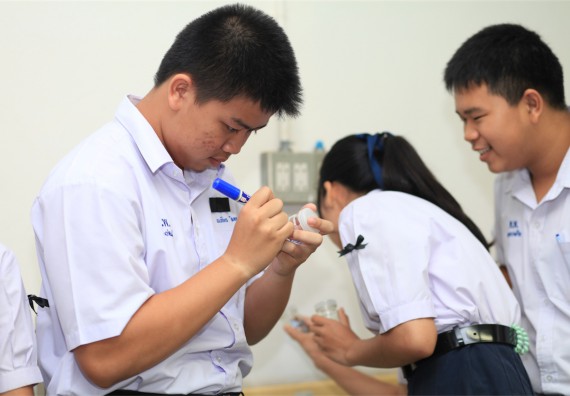 ภาพกิจกรรม ค่ายวิทยาศาสตร์โรงเรียนตากพิทยาคม จัดโดย คณะวิทยาศาสตร์และเทคโนโลยี